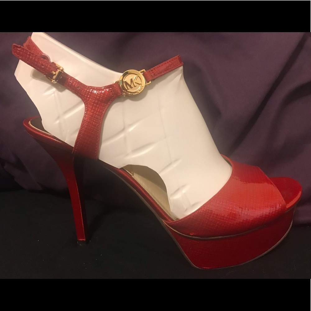 MICHAEL Michael Kors Brayson Sandals size 8.5